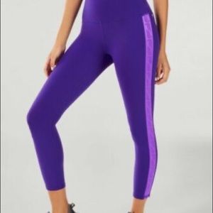 NWT! Fabletics Powerhold 7/8 Leggings Size M
